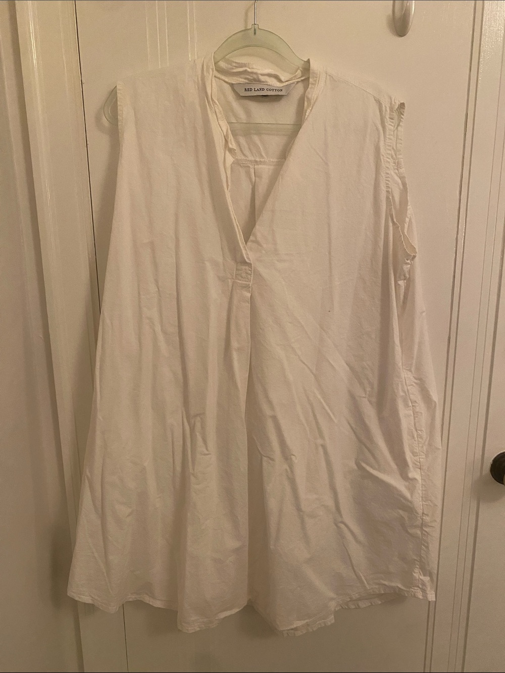Red Land Cotton - White Sleeveless Collared Shift Dress